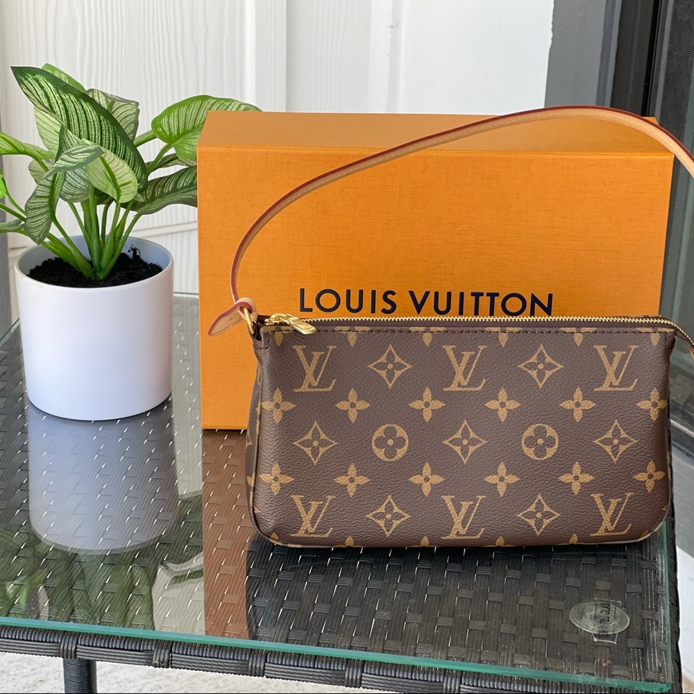 Authentic Louis Vuitton Pochette Accessories